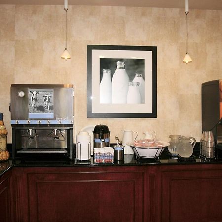 Hampton Inn & Suites Bolingbrook Restaurant photo