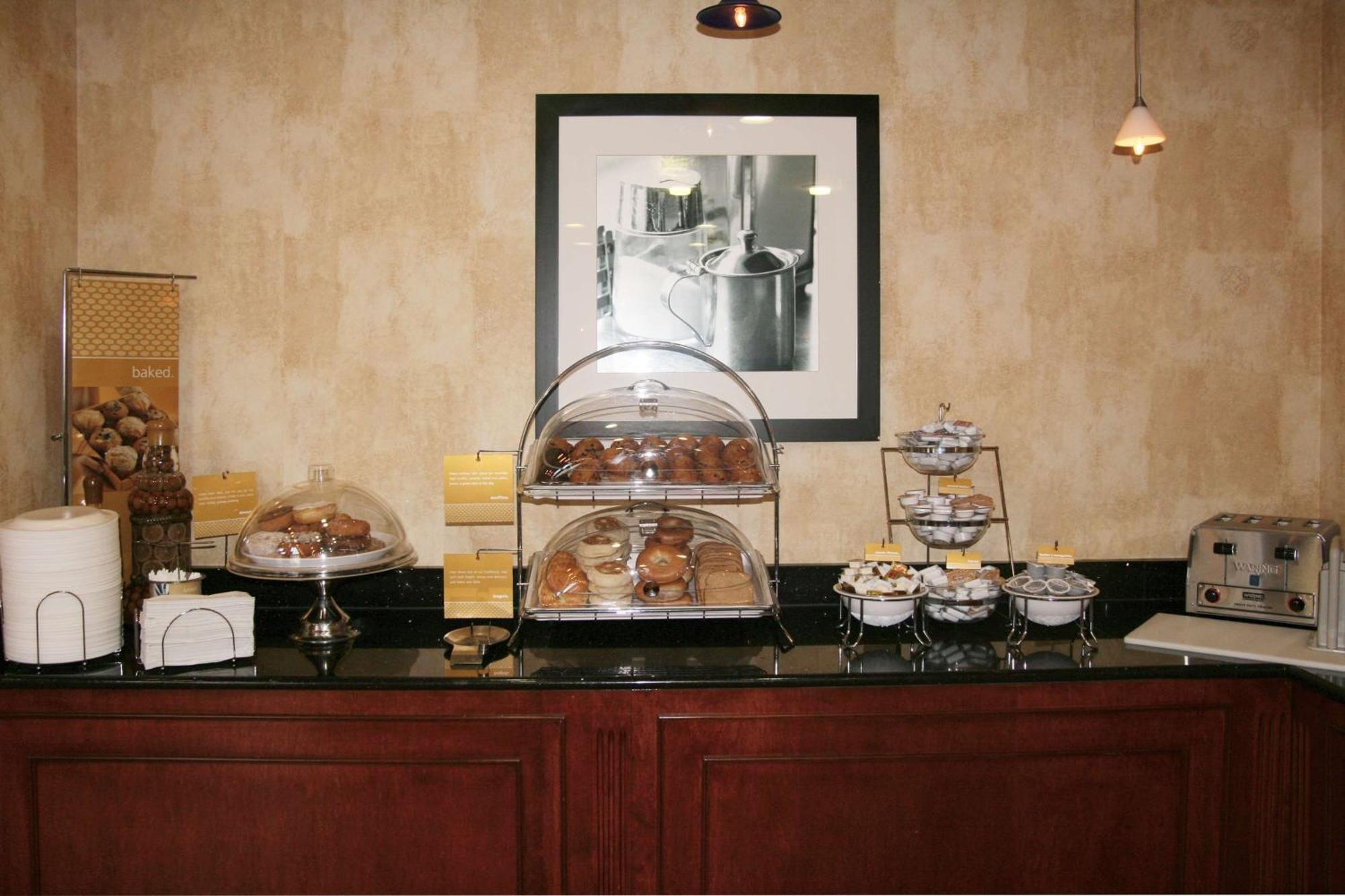 Hampton Inn & Suites Bolingbrook Restaurant photo