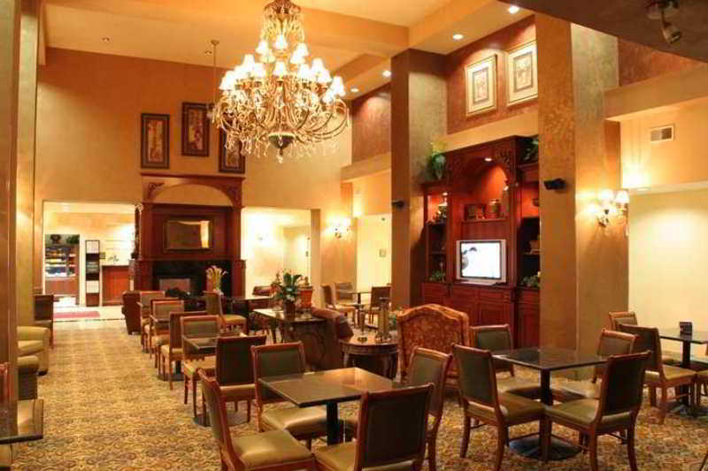 Hampton Inn & Suites Bolingbrook Restaurant photo